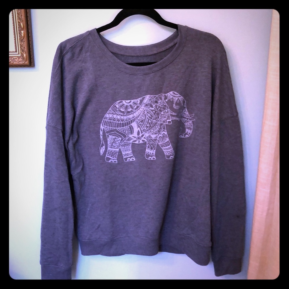 Zoe + Liv Elephant sweatshirt XL